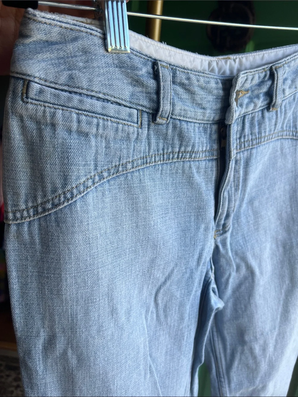 Liz Claiborne Light Blue Denim Capris crop 💕Size 4 vintage